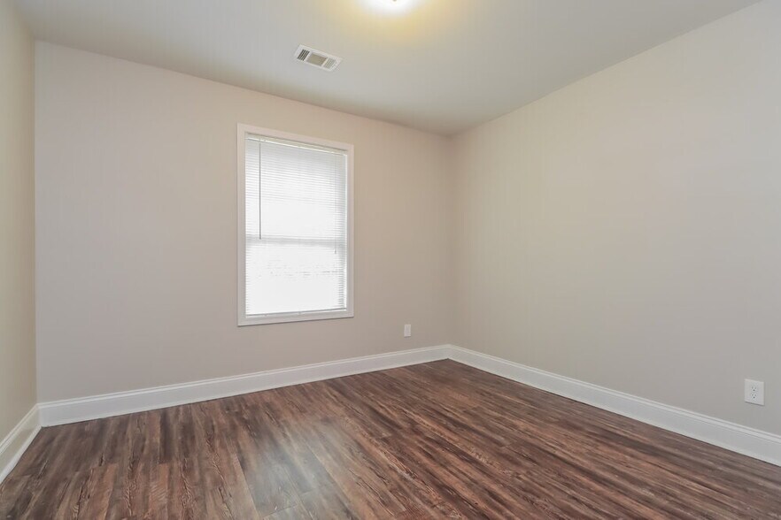 Building Photo - 177 Colony Park Ln