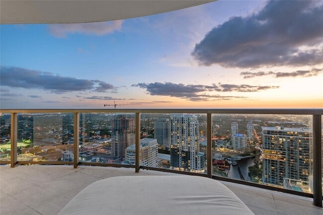 Building Photo - 100 E Las Olas Blvd
