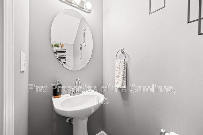 Building Photo - 16865 Timber Crossing Rd