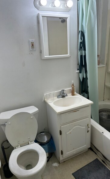 Apt 34 - 211 Park Dr
