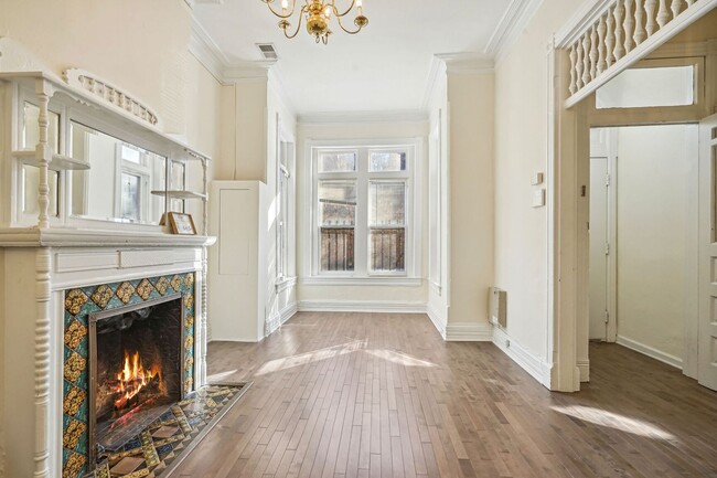 Building Photo - Available Now! 3 bedroom, 1.5 bathrooms hi...