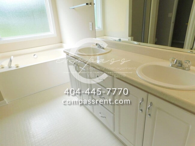 Building Photo - 428 Shadowbrooke Cir SW