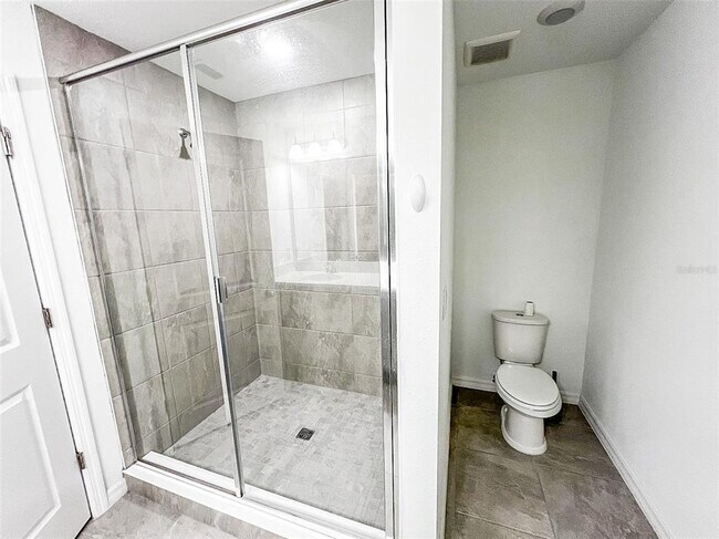 Building Photo - 1542 Discovery St