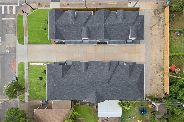 Building Photo - 1000 W 10th St