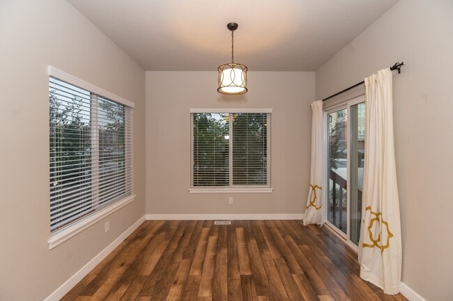 Building Photo - Beautiful Home in Midvale!