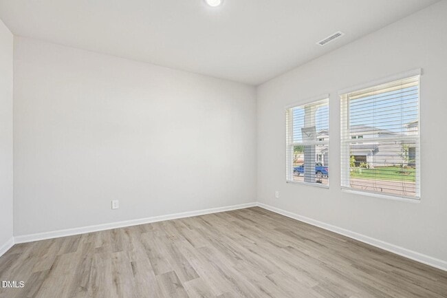 Building Photo - 721 Deschutes Dr