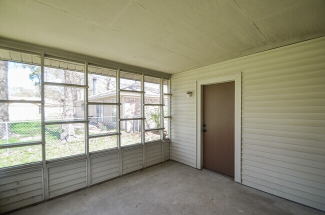 Building Photo - 123 Cypress Ln
