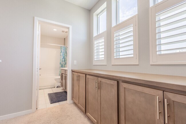 Building Photo - 4808 S Tangerine Way
