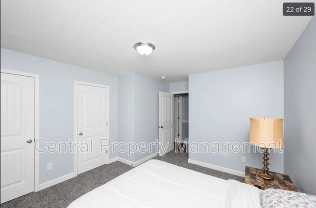 Building Photo - 487 Timberwood Dr
