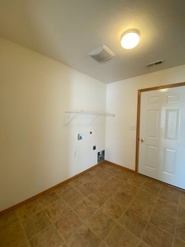 Building Photo - 8004 Chehalis Dr