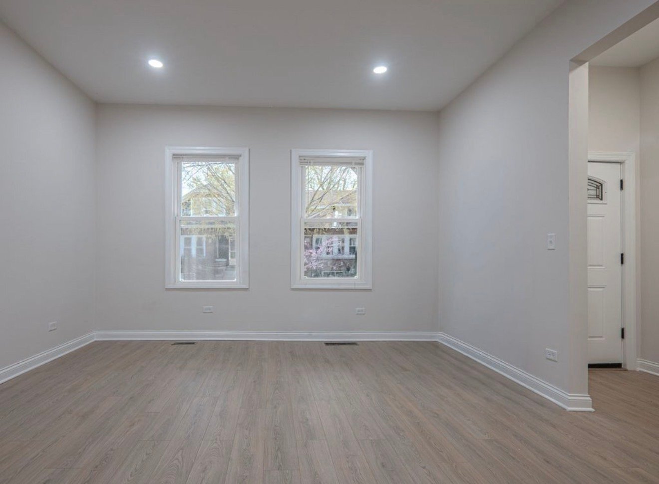 Building Photo - 7047 S Princeton Ave