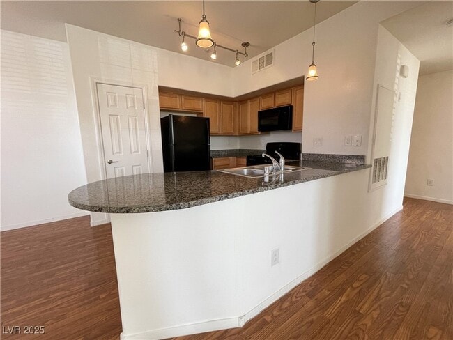 Building Photo - 50 Aura de Blanco St