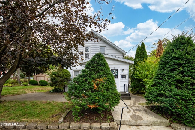 Building Photo - 37 Undine St