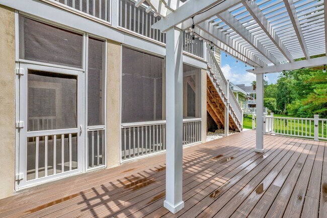 Building Photo - Elevated Home in The Club at Legends Oaks Plantation