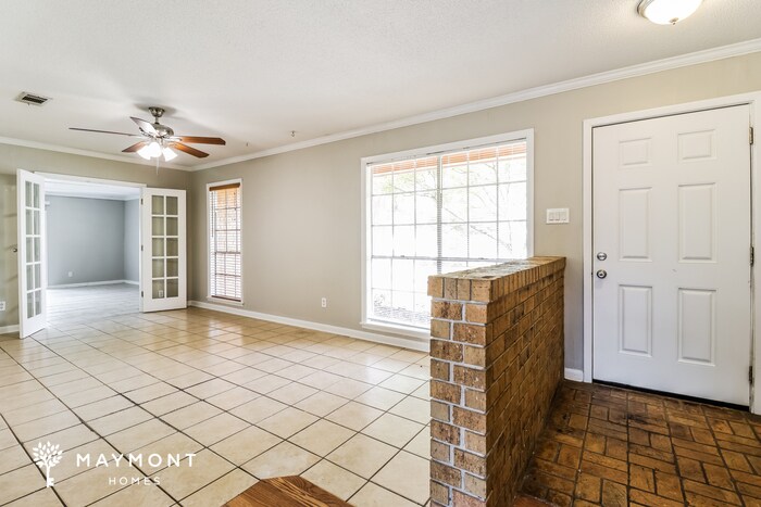 Building Photo - 4000 Sandra Ln