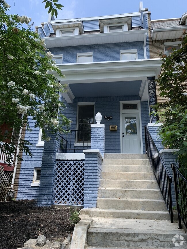 Building Photo - 761 Princeton Plz NW