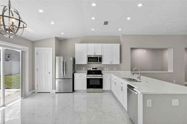 Building Photo - 10610 Boyette Creek Blvd