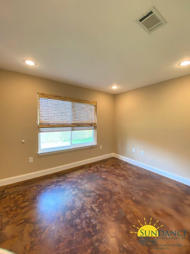 Building Photo - Adorable 3 Bedroom Home in Fort Walton Beach