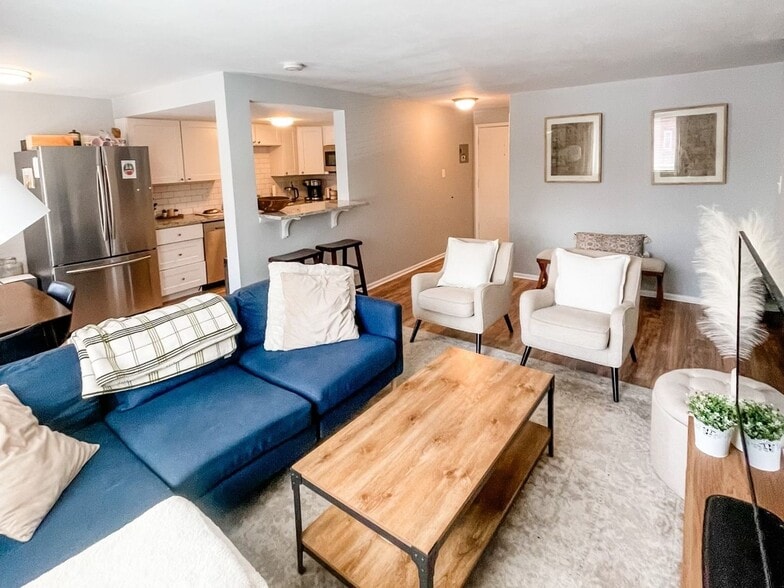 Building Photo - 1366 Garfield St