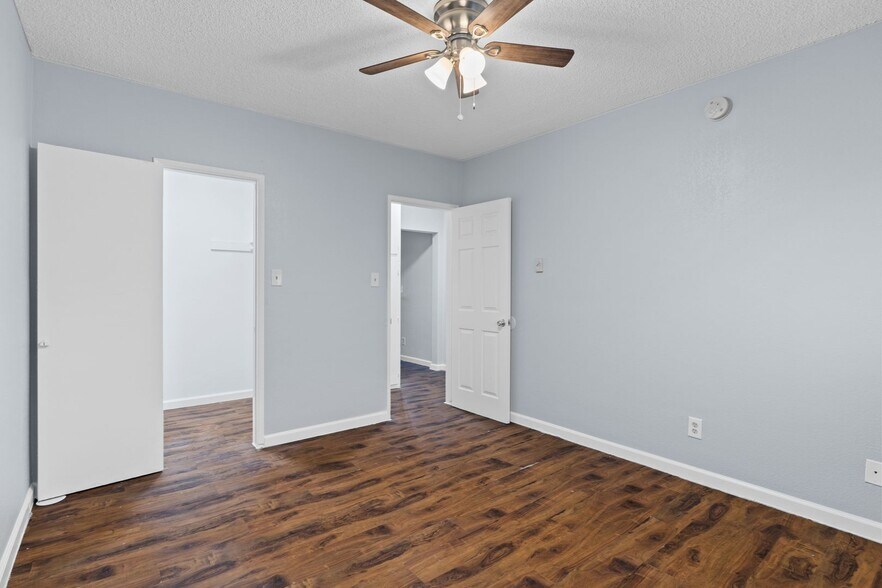 Building Photo - 927 Daisy Ave