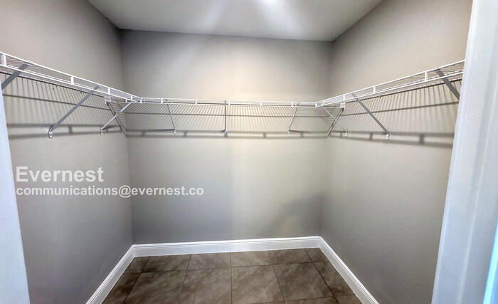 Building Photo - 518 Bristol Cir