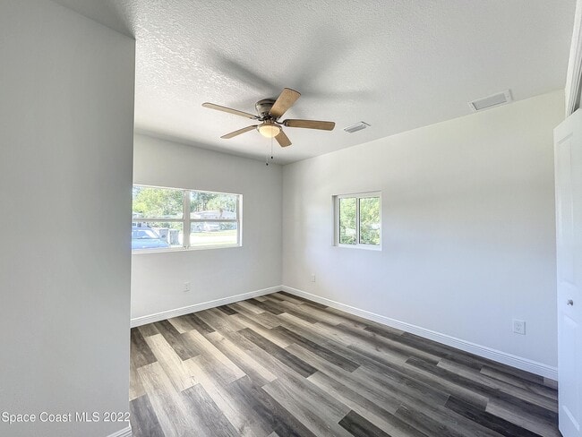 Building Photo - 124 Bermuda St