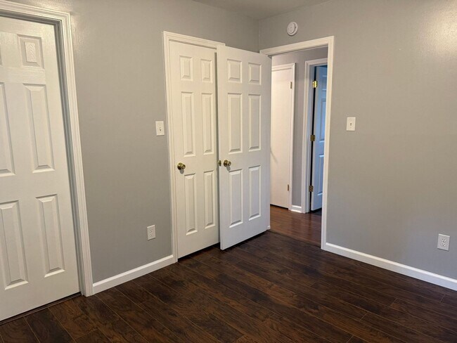 Building Photo - Beautiful 3 Bedroom House in West Knoxville