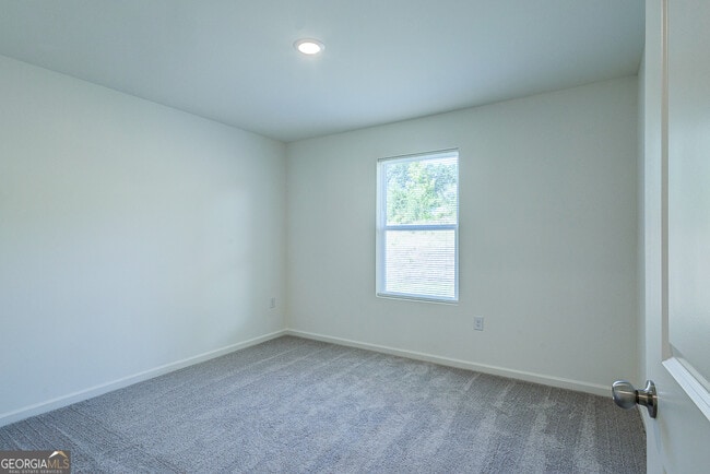 Building Photo - 322 Foxtrot Trl