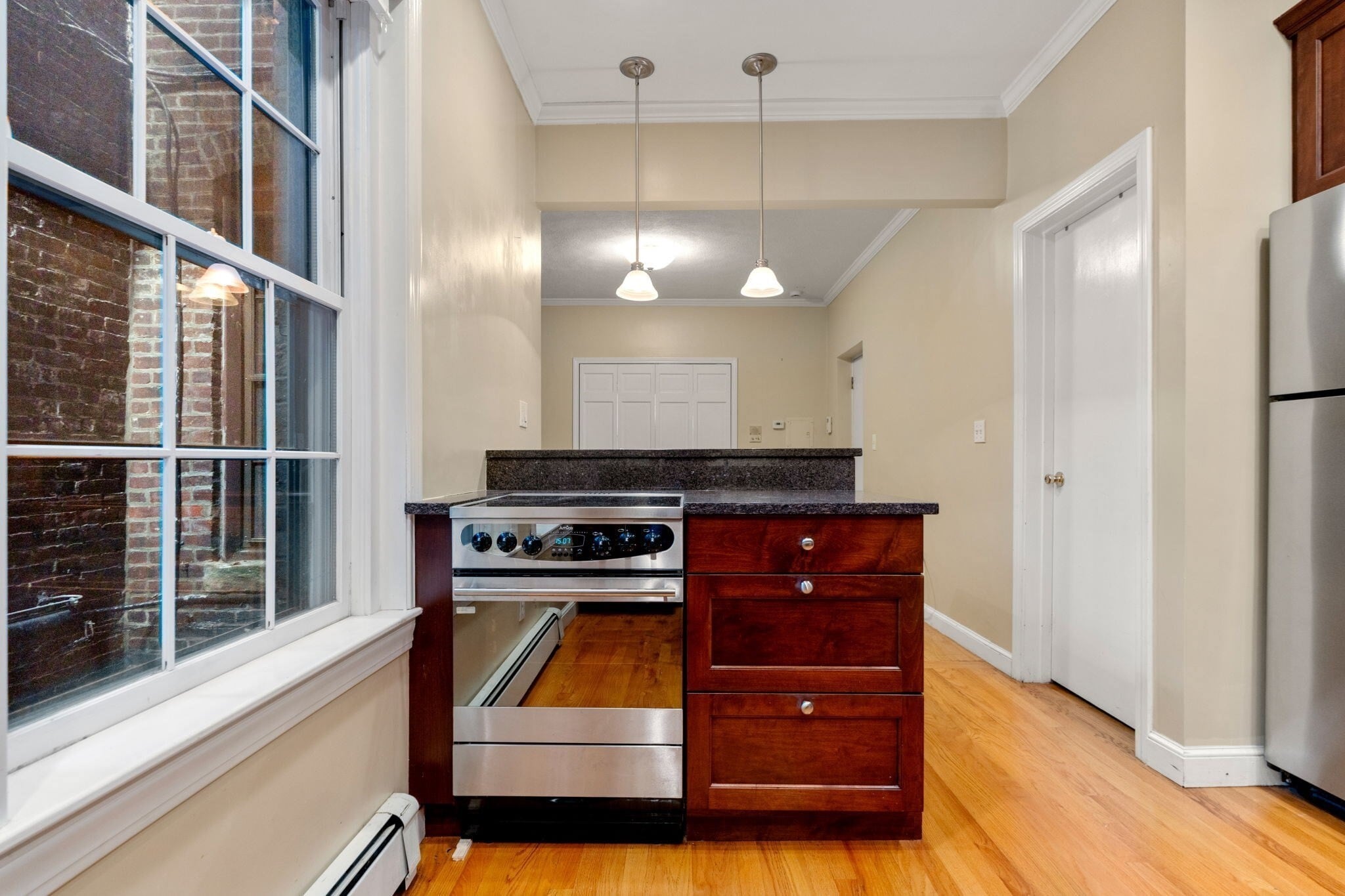 Building Photo - 43 Irving St