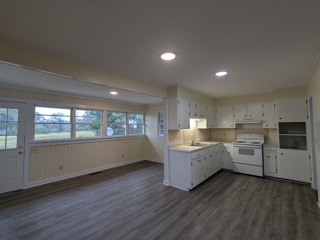 Building Photo - 68 Womack Ave