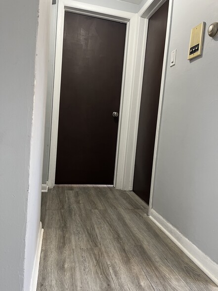 Building Photo - 3601 W 79th St