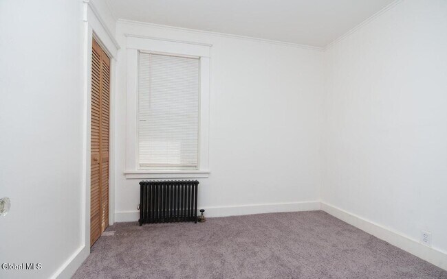 Building Photo - 1538 Nott St