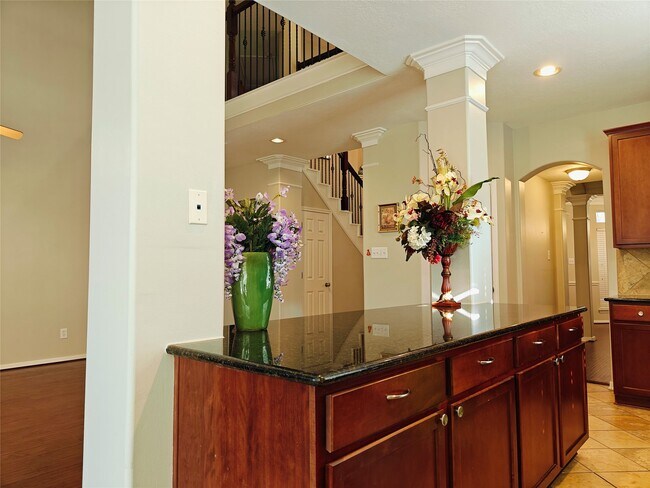Building Photo - 26418 Creston Woods Dr