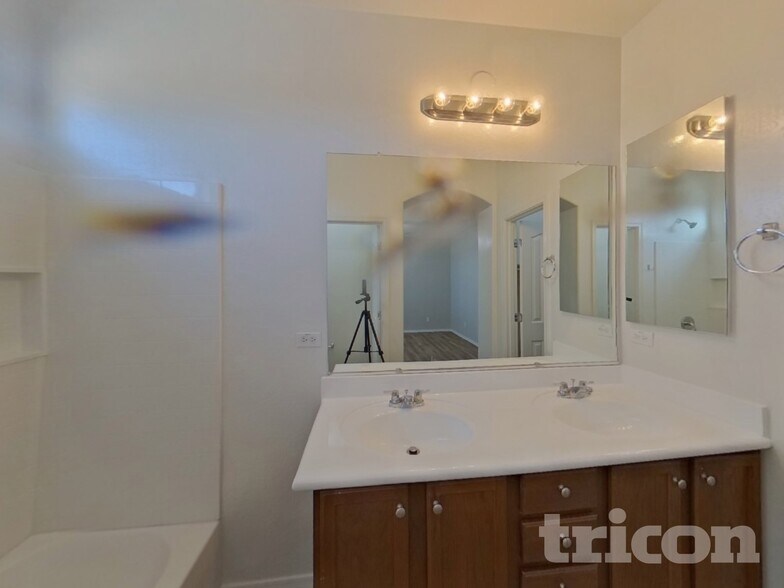 Building Photo - 19431 N San Pablo St