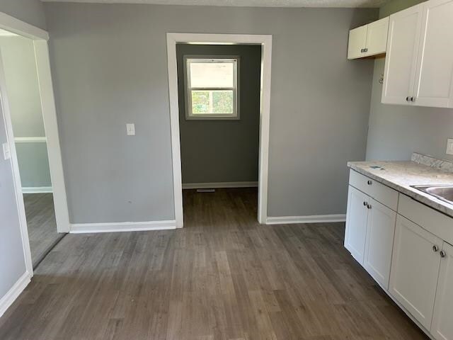 Building Photo - 321 Circle Heights Dr