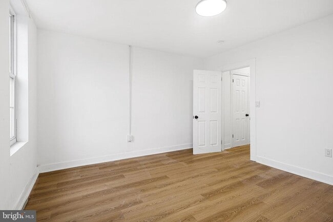 Building Photo - 1320 S 26th St