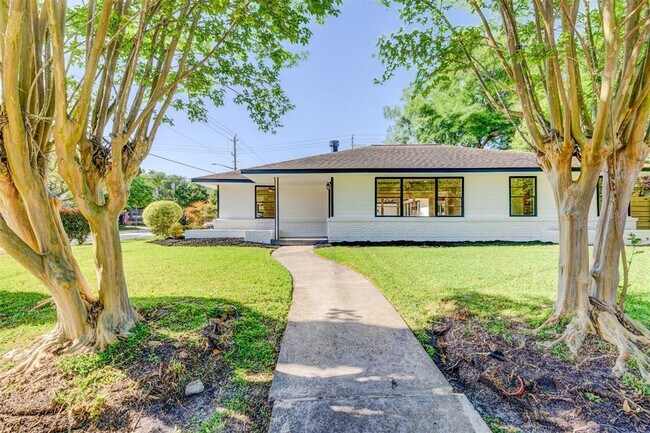 Building Photo - 3403 Linkwood Dr