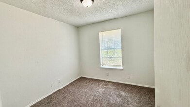 Building Photo - 1341 E 142nd St