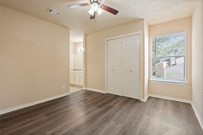 Building Photo - 5921 Arncliffe Dr