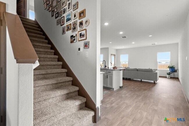 Building Photo - 410 Kayden Pt