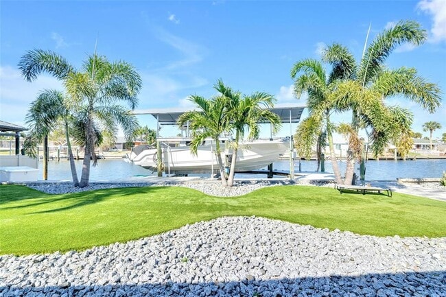 Building Photo - 1015 Spindle Palm Way