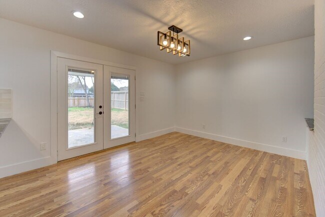 Building Photo - 19403 Lake Hollow Ln