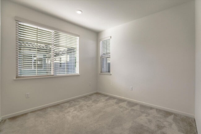 Building Photo - MODERN LUXURY IN SCENIC COMMUNICATIONS HILL LIGHT-FILLED INTERIORS WITH GREENBELT VIEWS