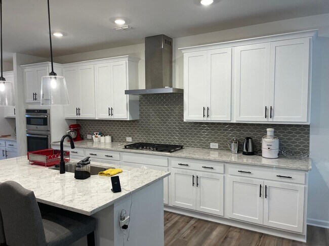 Building Photo - 632 Gilles Ln