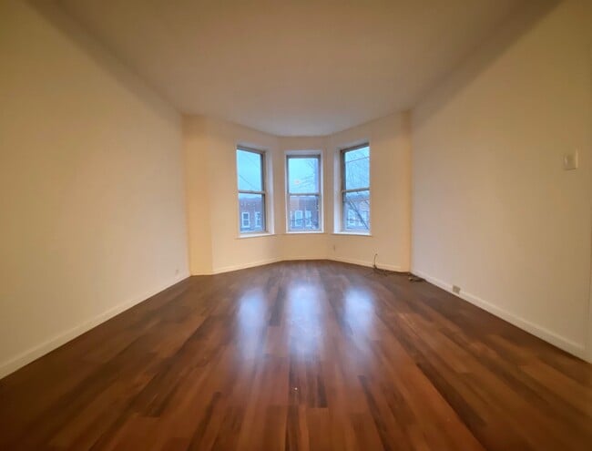 Building Photo - 21-18 Rene Ct