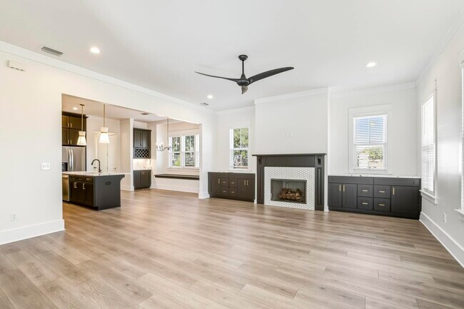 Building Photo - 4056 Biltmore Ave