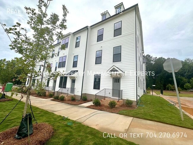Building Photo - 15328 Ballancroft Pkwy