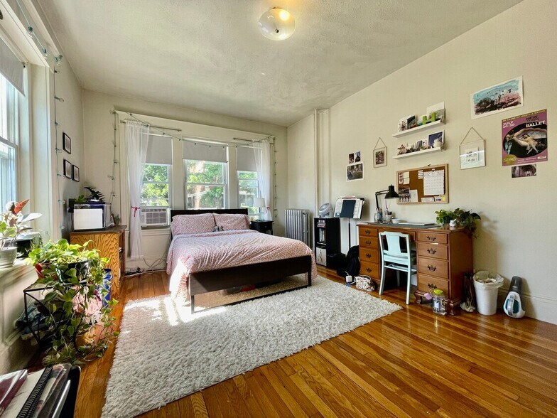 Primary Photo - 126 Englewood Ave