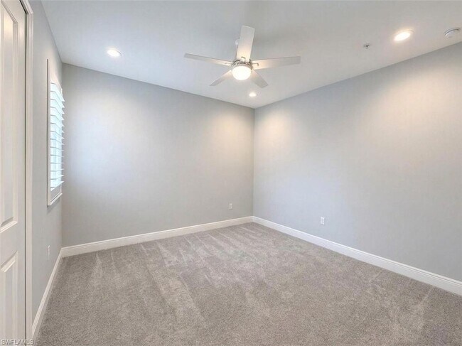 Building Photo - 2549 Seychelles Dr