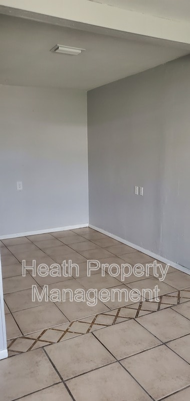 Building Photo - 6570 70th Ave N